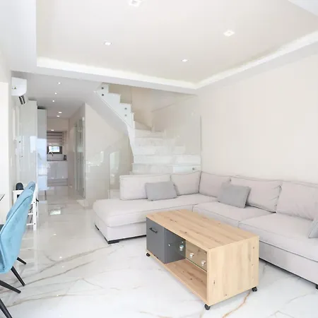 וילה Paradisio - Pool, Sea View, 4bdrms,bbq חניוטי